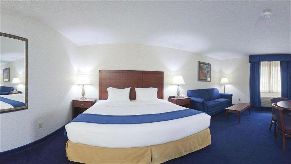 Express By Ihg Hotel