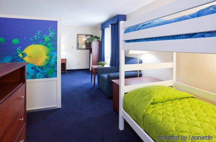 Hotel Express By Ihg Deforest